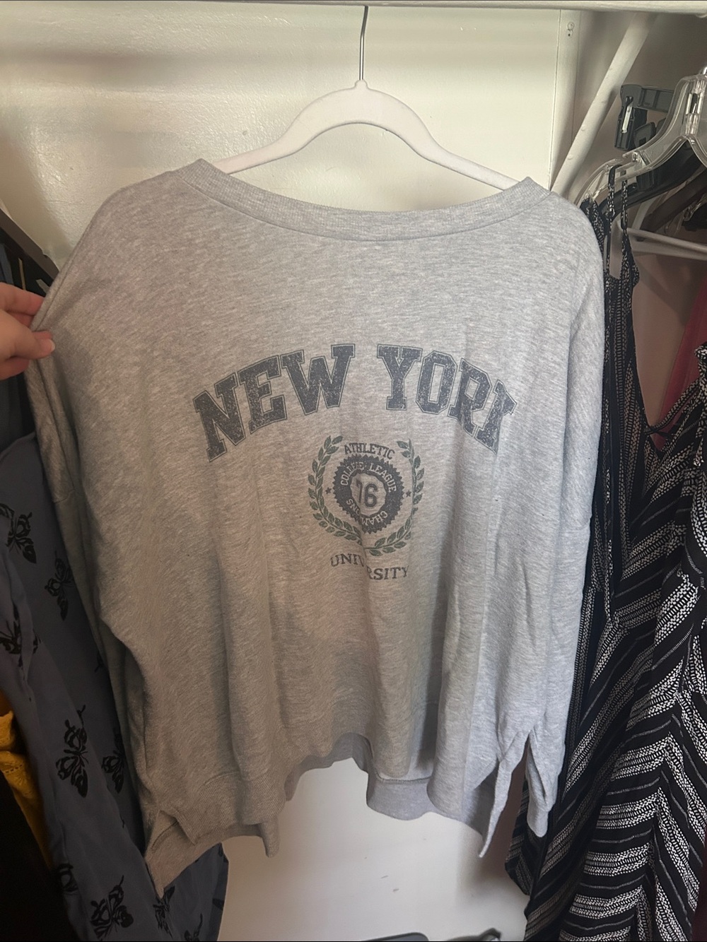 Colsie Light Gray 'New York' Crew Neck Sweatshirt